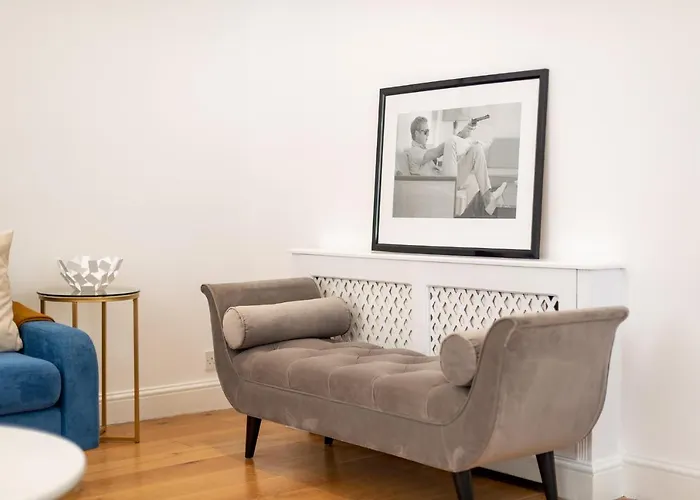 Anderson Street By Capital